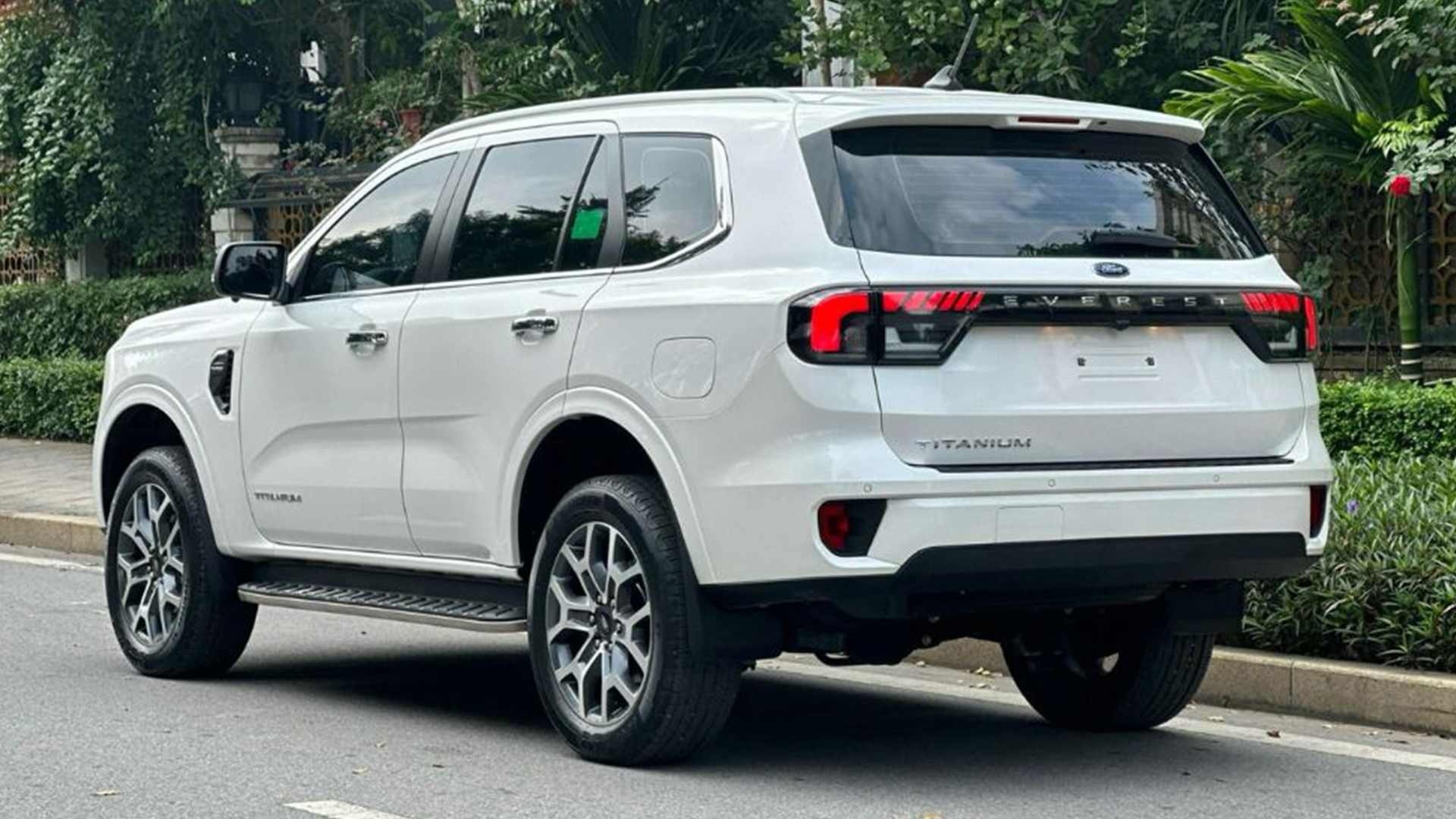 Ford Everest - 7 Seater SUV (Ho Chi Minh City, Vietnam)